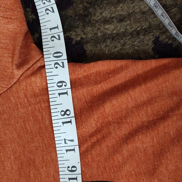 Unisex Medium T SHIRT 🧡 HAVE THE DAY YOU DESERVE - Picture 6 of 7